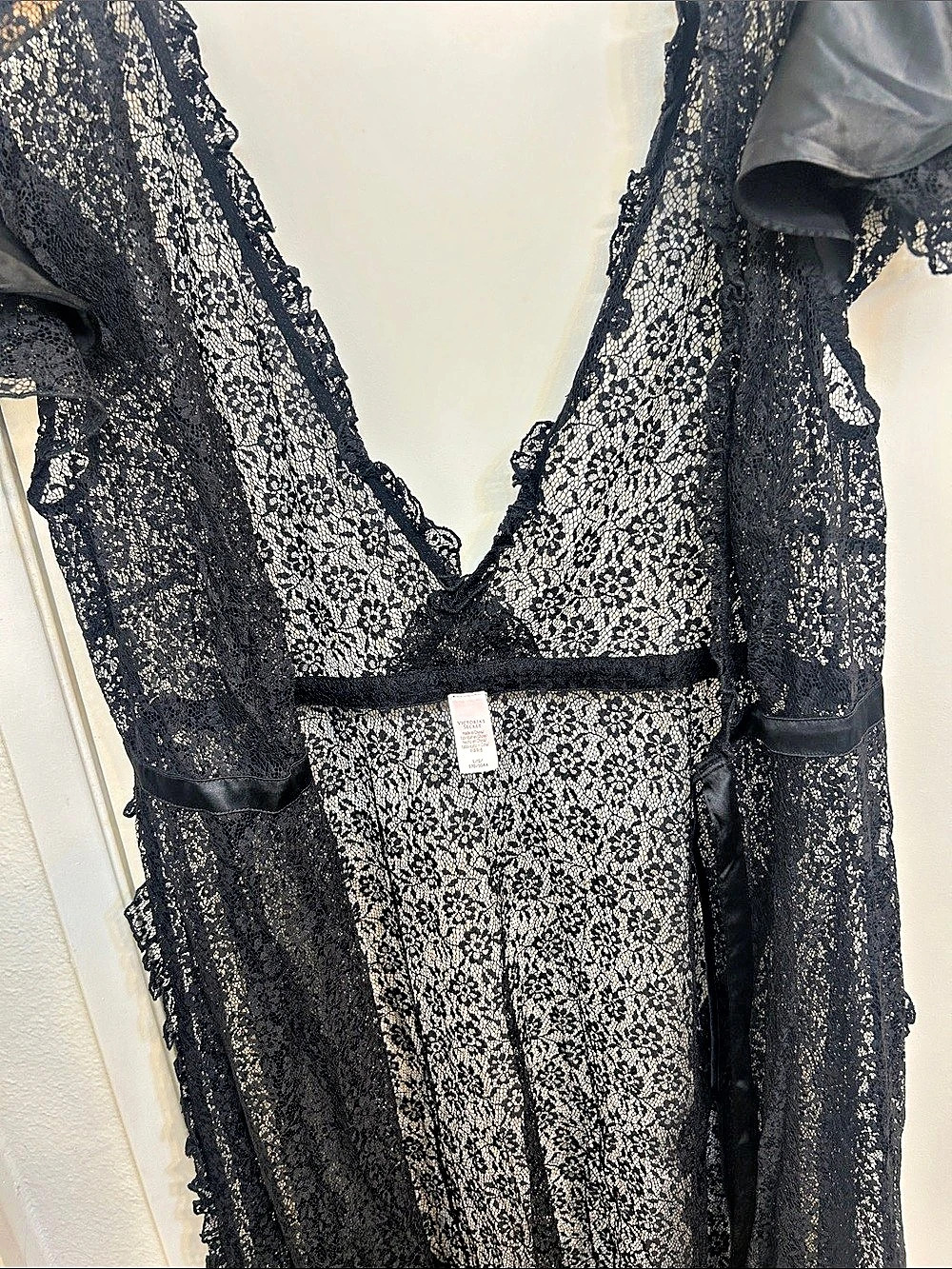 Victoria's Secret Black Floral Lace Chemise Size Large Like New